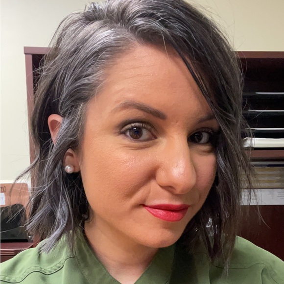 Meet your Posher, Randi - Picture 2 of 5